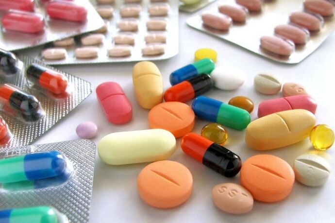 Die Behandlung einer Prostatitis ist ohne die Einnahme von Antibiotika und anderen Medikamenten nicht vollständig.